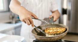 como preparar salmão na frigideira
