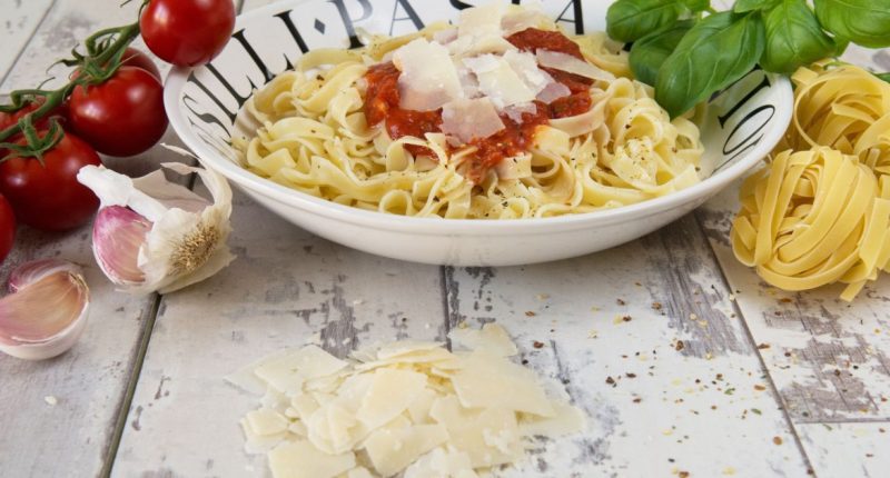 como fazer molho de tomate caseiro